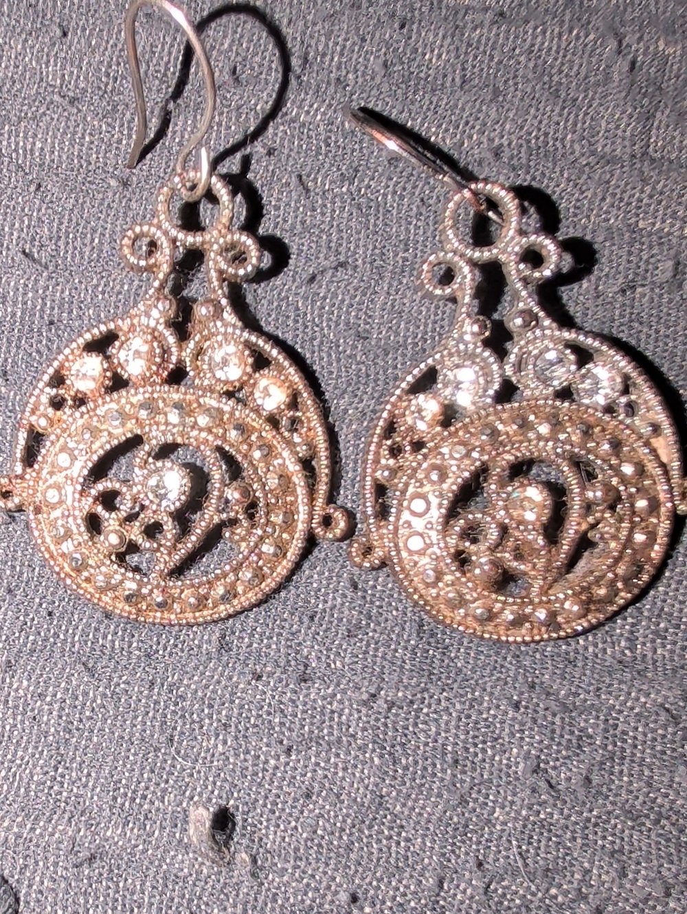 Vintage-Inspired Gold Filigree Drop Earrings